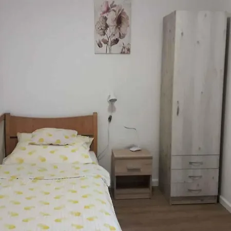 In 36084 Διαμέρισμα *